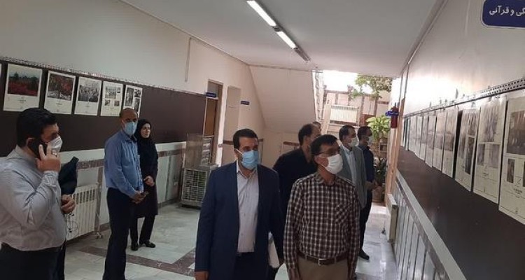 بازدید مدیرکل فرهنگ و ارشاداسلامی استان کرمانشاه از نمایشگاه عکس دفاع مقدس در اسلام آبادغرب