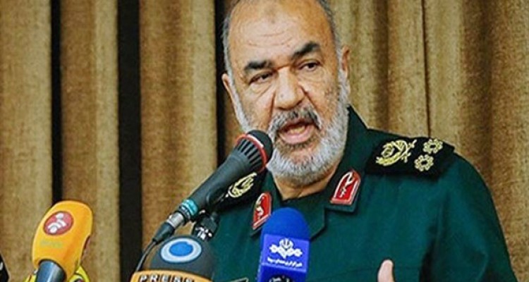 رمز پیروزی ملت ما در جنگ دفاع مقدس امامت است/ مقاومت معادلات دشمن را در منطقه و جهان بر هم زد