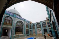 ترکش های ابتذال بر پیکر یک تکیه تاریخی و مذهبی