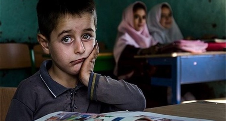 زخم عمیق کرونا بر مناطق محروم/ تنها در یک استان ۲۰۰۰ دانش‌آموز از تحصیل بازماندند