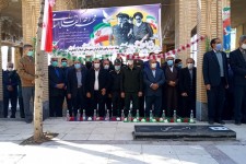 مراسم غبار روبی و عطر افشانی مزار شهدای اسلام آبادغرب+تصاویر