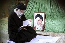 رهبر انقلاب در حرم امام خمینی (ره) و گلزار شهدا حضور یافتند