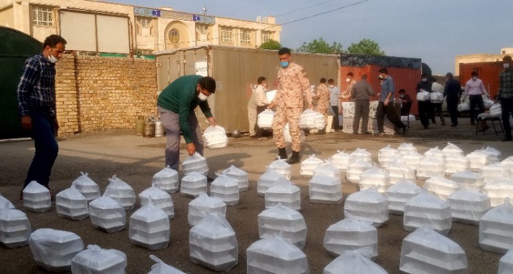 توزیع ۱۰۰۰ پرس غذای گرم افطاری در بین نیازمندان شهرستان اسلام آبادغرب