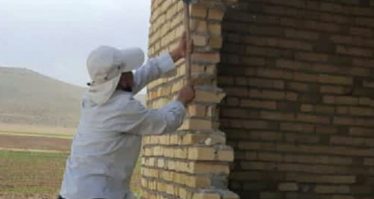 2 مورد قلع بنای غیرمجاز در اراضی ڪشاورزی شهرستان اسلام آبادغرب