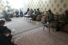 دیدار فرماندهان ارشد ارتش با خانواده خلبان شهید کیانوش بساطی