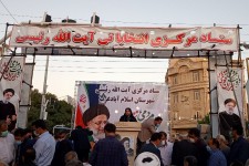 حمایت خانواده شهدای مدافع حرم استان کرمانشاه از رئیسی+فیلم