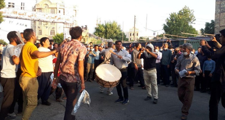 شادی و پایکوبی مردم اسلام آبادغرب در جشن پیروزی آیت الله رئیسی