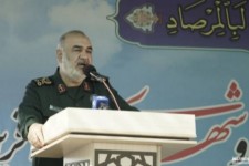 سختی ها را درهم می شکنیم/ ملت ایران بیگانه پرستان را طرد می کند