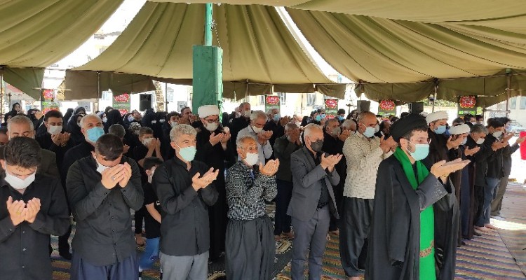 اقامه نماز ظهر عاشورا در اسلام آبادغرب