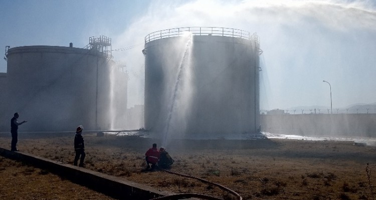 برگزاری مانور مهار آتش سوزی در شرکت نفت اسلام آبادغرب+فیلم و عکس