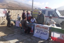 ویزیت و توزیع داروی رایگان در روستاهای حومه شمالی اسلام آبادغرب +تصاویر