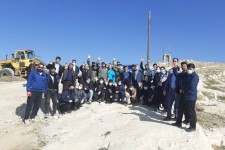 کاشت نهال در مسیر شهدای گمنام تپه نور الشهدای اسلام آباد غرب+فیلم و عکس