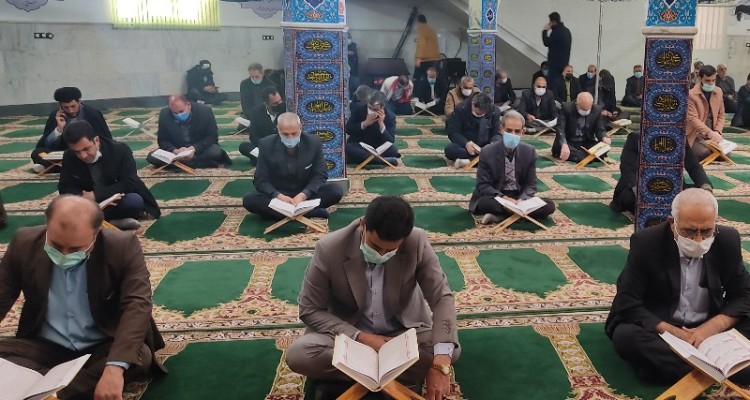 محفل انس با قرآن و اقامه نماز وحدت در اسلام آبادغرب برگزار شد+تصاویر