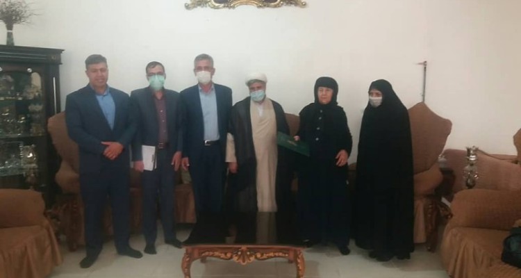 تجلیل از خانواده معظم شهدا در اسلام آبادغرب+تصاویر