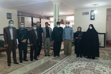 دیدار با خانواده شهدای اسلام آبادغرب+تصاویر