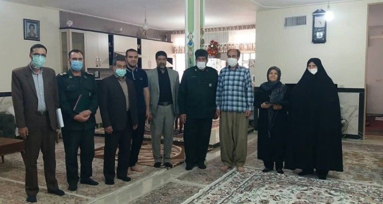 دیدار با خانواده شهدای اسلام آبادغرب+تصاویر