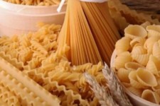 از حذف آرد یارانه ای تا احتکار گسترده ماکارونی/ دولت چاره ای جز کوتاه کردن دست قاچاقچیان ارز ۴۲۰۰ تومانی ندارد