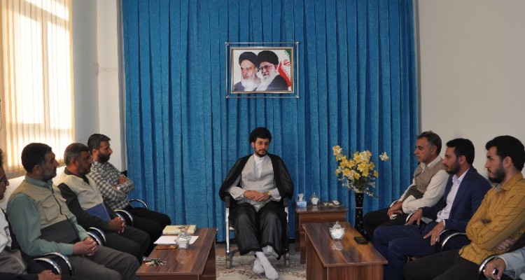 دیدار شورای جهادی ناحیه اسلام آبادغرب با امام جمعه شهرستان+تصاویر