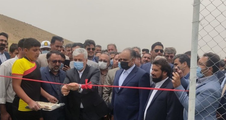 آغاز عملیات اجرایی ۲۰ زمین فوتبال چمن مصنوعی روستایی و شهری در اسلام آبادغرب