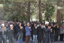 اقامه نماز ظهر عاشورا در اسلام آبادغرب+تصاویر