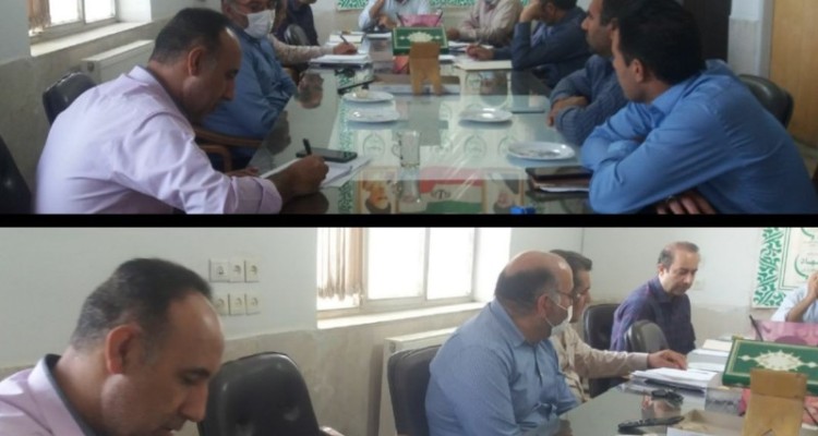 جلسه راهکارهای افزایش سطوح زیر کشت و افزایش راندمان تولید کلزا در اسلام آبادغرب