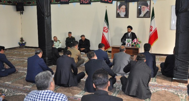 دیدار فرماندار و جمعی از مسئولین شهرستان با امام جمعه اسلام آبادغرب