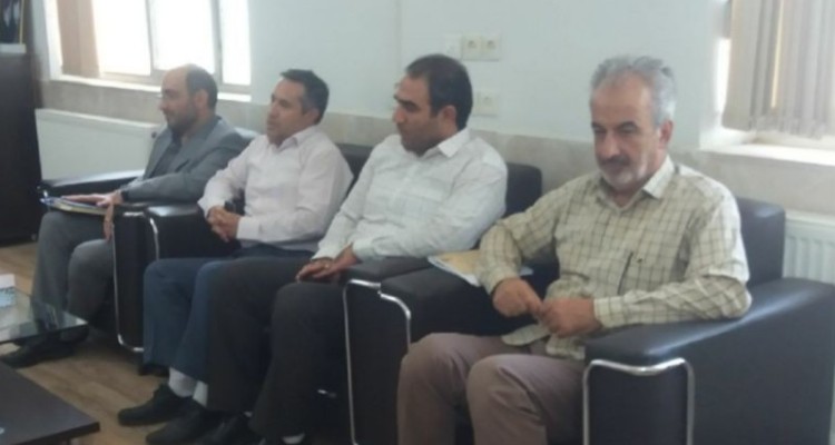 مشاوره به کشاورزان در راستای جهش تولید و خودکفایی محصولات کشاورزی راهبردی