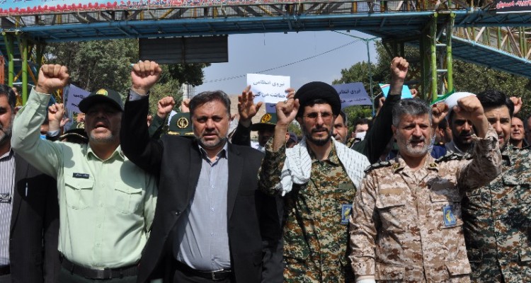 راهپیمایی مردم اسلام آبادغرب در اعتراض به آشوبگران+فیلم و عکس