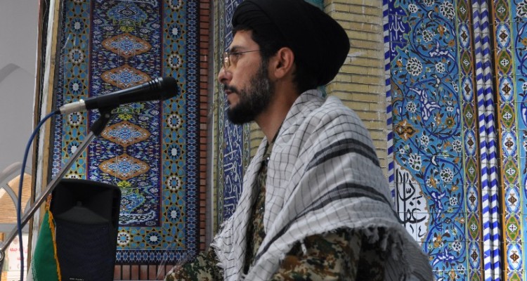 قوه قضائیه با آشوبگران برخورد قاطع نماید/ دفاع مقدس یک جنگ احزاب بود