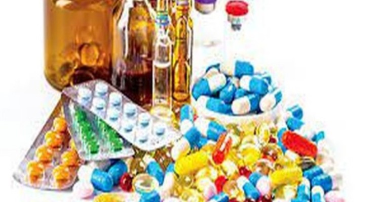 کمبود داروهای آنتی بیوتیک در کشور/ وضعیت ذخایر مواد اولیه و تولید دارو بررسی می‌شود