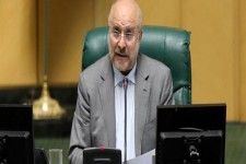 دشمن برای فاصله انداختن بین امام و امت به میدان آمده است