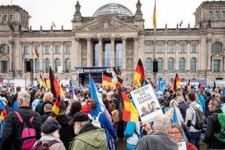 اوج گیری اعتراضات در اروپا همزمان با فصل سرما/ کشورهای اروپایی و رهبرانشان دچار یک سردرگمی در تصمیم گیری شده اند