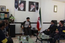 دیدار رئیس و کارکنان اداره پست اسلام آبادغرب با امام جمعه شهرستان