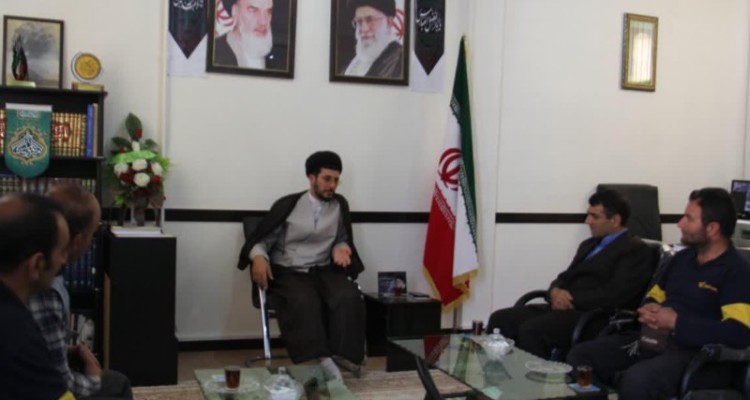 دیدار رئیس و کارکنان اداره پست اسلام آبادغرب با امام جمعه شهرستان