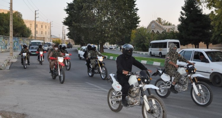 برگزاری رزمایش اقتدار سپاه و بسیج در اسلام آبادغرب+فیلم و عکس