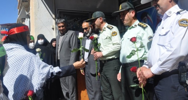 قدردانی از امنیت آفرینان انتظامی اسلام آبادغرب توسط دانش آموزان و فرهنگیان اسلام آبادغرب+تصاویر