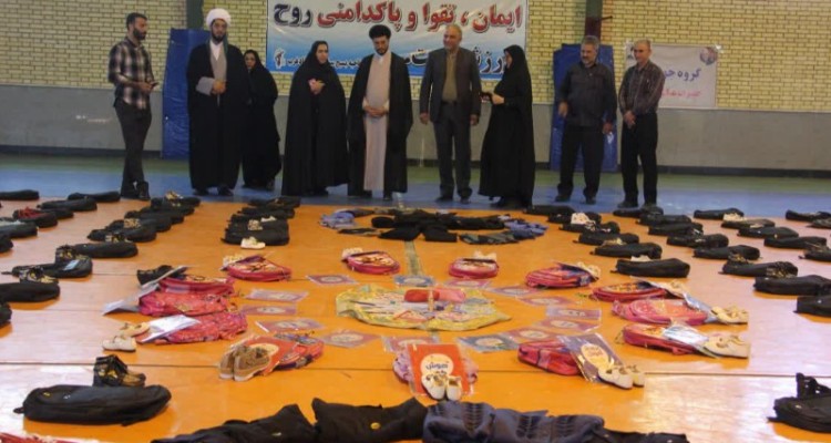 اهدای 300 بسته کیف و لوازم التحریر به نیازمندان اسلام آبادغرب+تصاویر