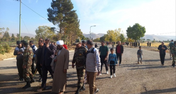 همایش پیاده روی خانوادگی در تیپ 181زرهی برگزار شد+تصاویر