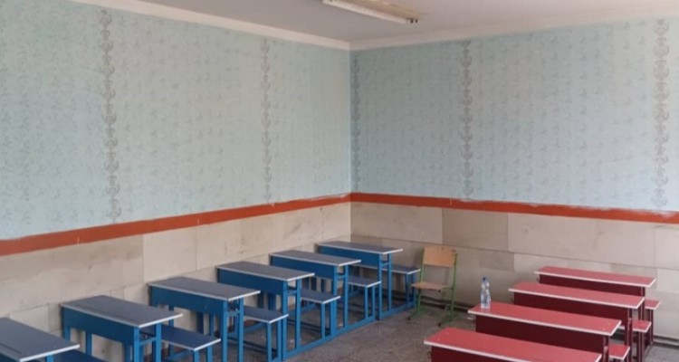 رنگ آمیزی بیش از 60 کلاس درس توسط بسیج سازندگی سپاه اسلام آبادغرب