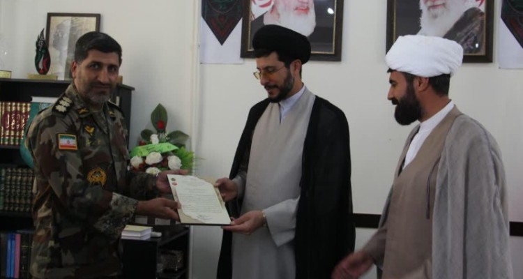قدردانی فرمانده  تیپ 181 زرهی ارتش از امام جمعه اسلام آبادغرب