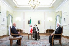 تاکید سران قوا بر حضور مسئولان در اجتماعات مردمی و گفت‌وگو با جوانان