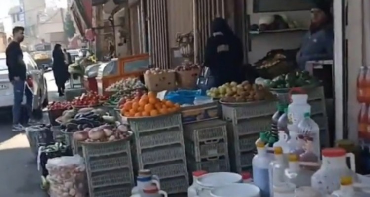 فیلم| بازار گرم کسبه اسلام آبادغرب در یک روز سرد پاییزی