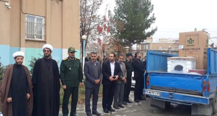 اهدای ۴۶ مورد جهیزیه به زوج های جوان تحت حمایت کمیته امداد اسلام آبادغرب+تصاویر