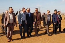 بازدید مسئولین از  زمین های ۴۹ هکتاری پروژه مسکن ملی اسلام آبادغرب+فیلم