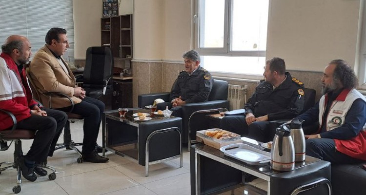 نشست رؤسای دو محور پلیس راه خسروی و پلدختر با سرپرست جمعیت هلال احمر اسلام آبادغرب