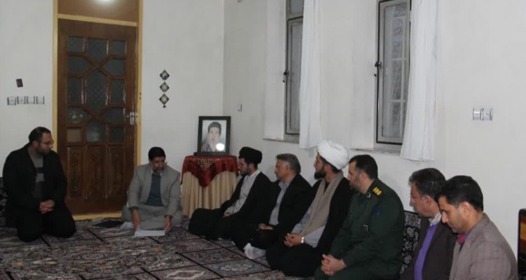 دیدار مسئولین اسلام آبادغرب با خانواده معظم شهدا و ایثارگران شهرستان+تصاویر