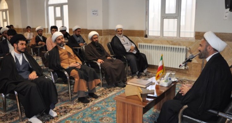 وظیفه سنگین جهاد تبیین بردوش ما گذاشته شده است/محکومیت توهین نشریه منحوس فرانسوی به ولایت و مرجعیت