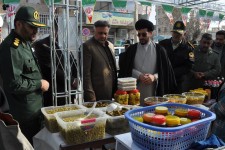 برپایی غرفه‌های محصولات اقتصاد مقاومتی در اسلام آبادغرب+تصاویر