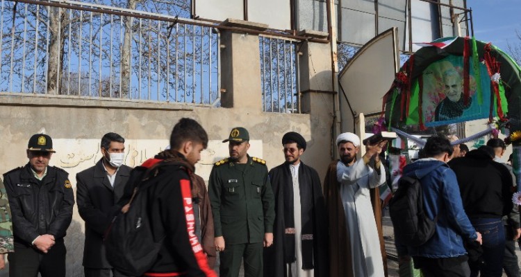 اعزام کاروان راهیان‌ نور دانش‌آموزان اسلام‌آبادغرب به مناطق عملیاتی غرب کشور+تصاویر