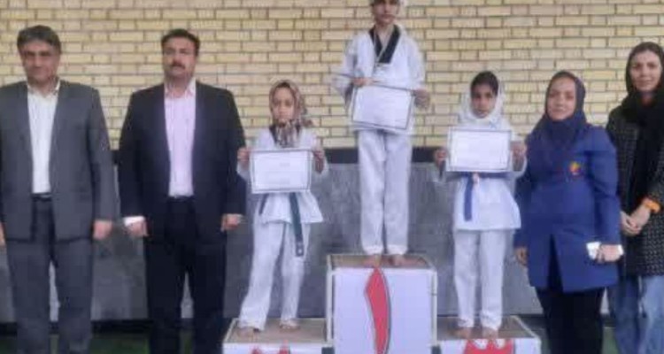 مسابقات چند جانبه قهرمانی تکواندو دانش‌آموزی دختران شهرستان‌های غرب استان در اسلام‌آبادغرب